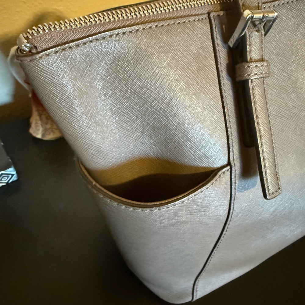 Michael Kors Beige Shoulder Bag with Chain Strap - Picture 5 of 5
